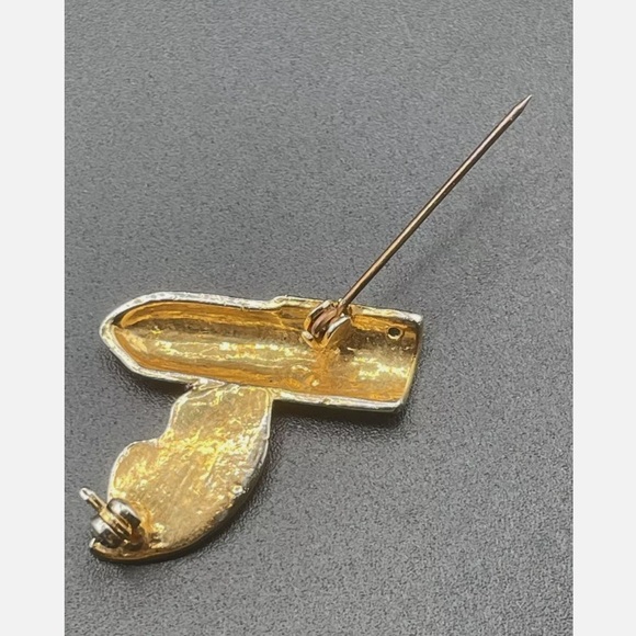 Vintage Red Enamel & Gold Tone Rhinestone Lips & Lipstick Statement Brooch Pin - Picture 5 of 5